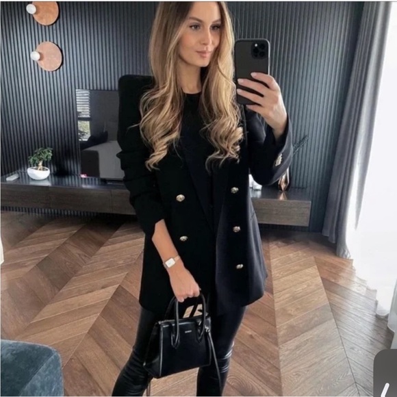 Zara Jackets & Blazers - ZARA Double Breasted Shoulder
Pad Blazer